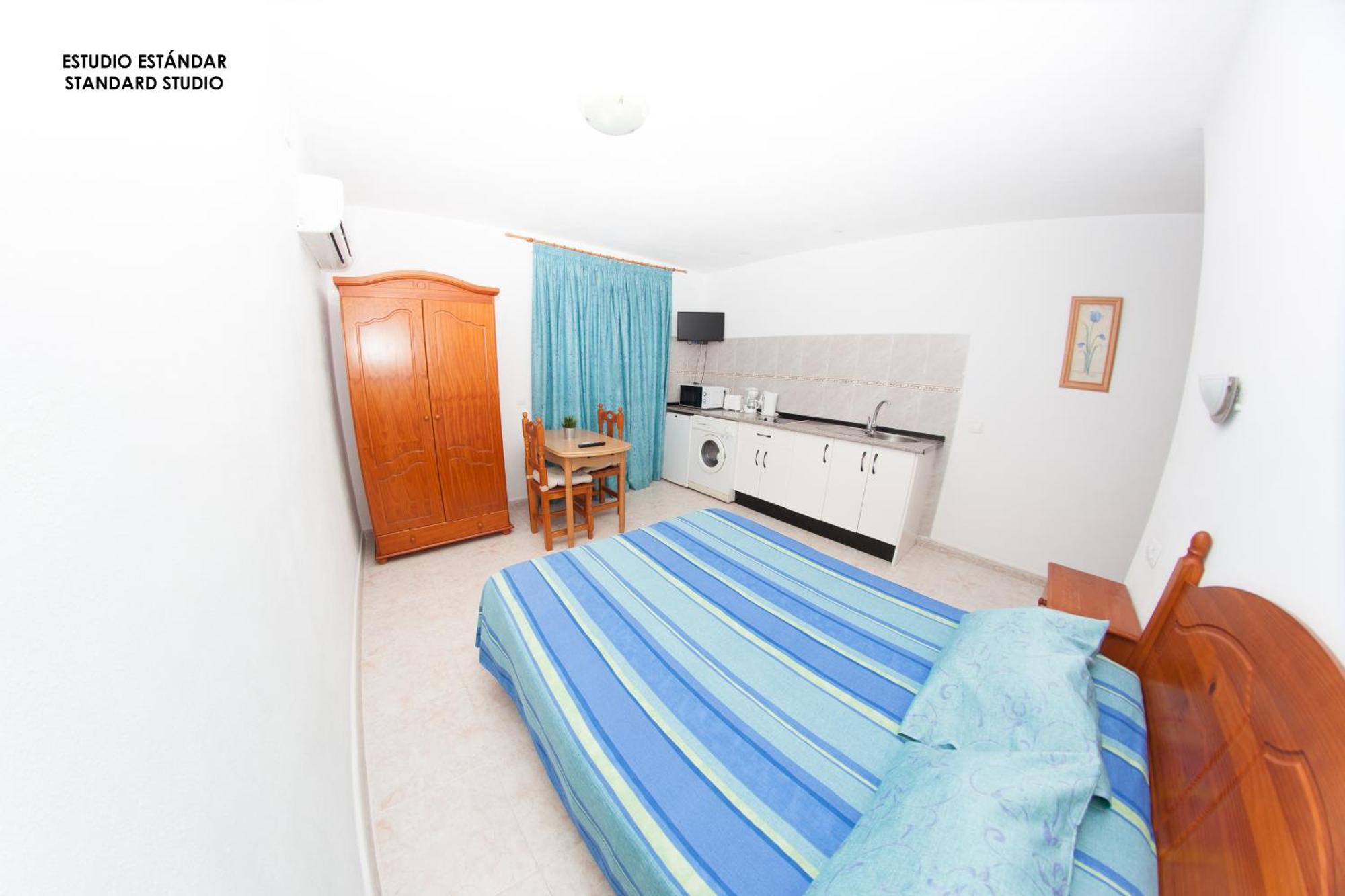 Apartamentos Rurales Santos Benajarafe Phòng bức ảnh