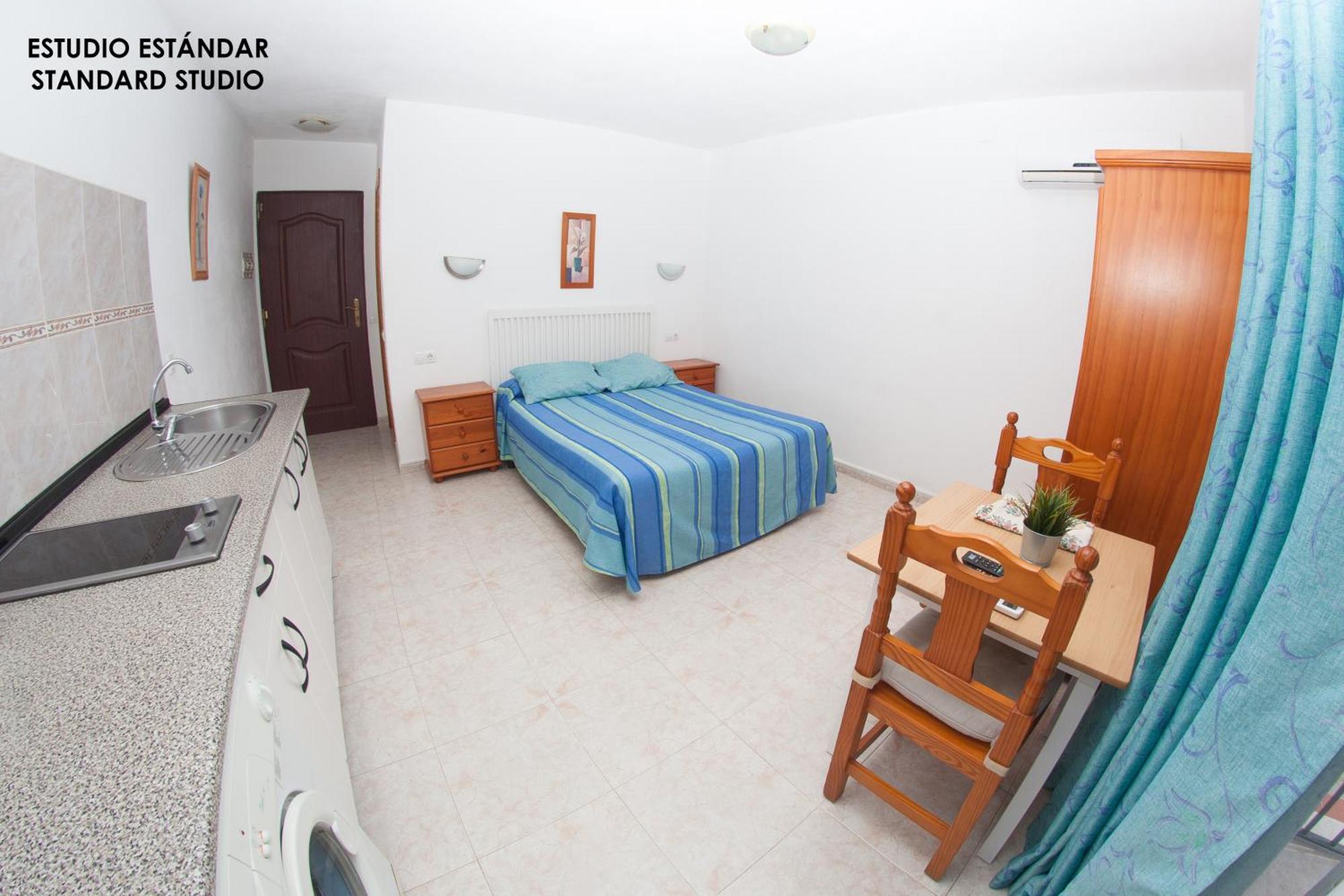 Apartamentos Rurales Santos Benajarafe Phòng bức ảnh