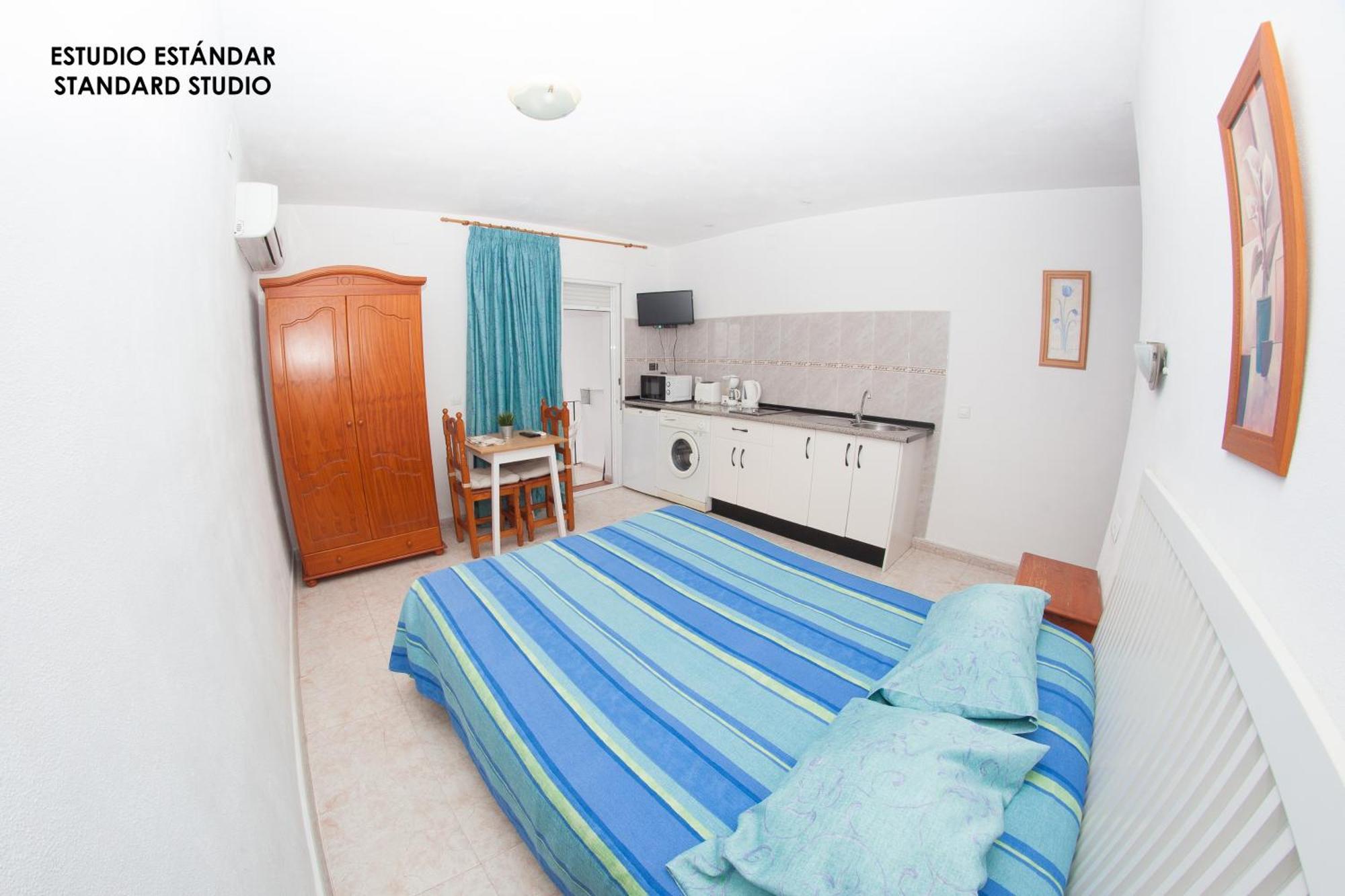 Apartamentos Rurales Santos Benajarafe Phòng bức ảnh